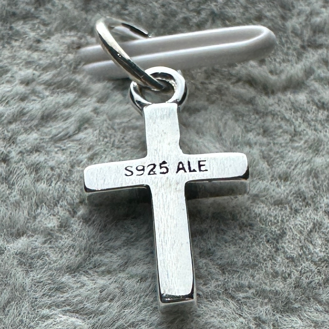 Charm Colgante Cruz Brillante Vista Desde Atrás