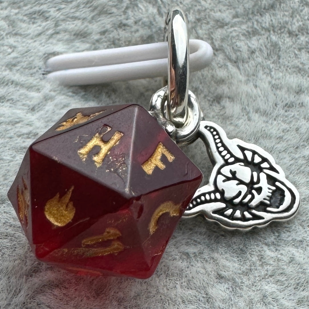Charm Colgante Dado Club Del Fuego Infernal Stranger Things Pandora Vista Frontal