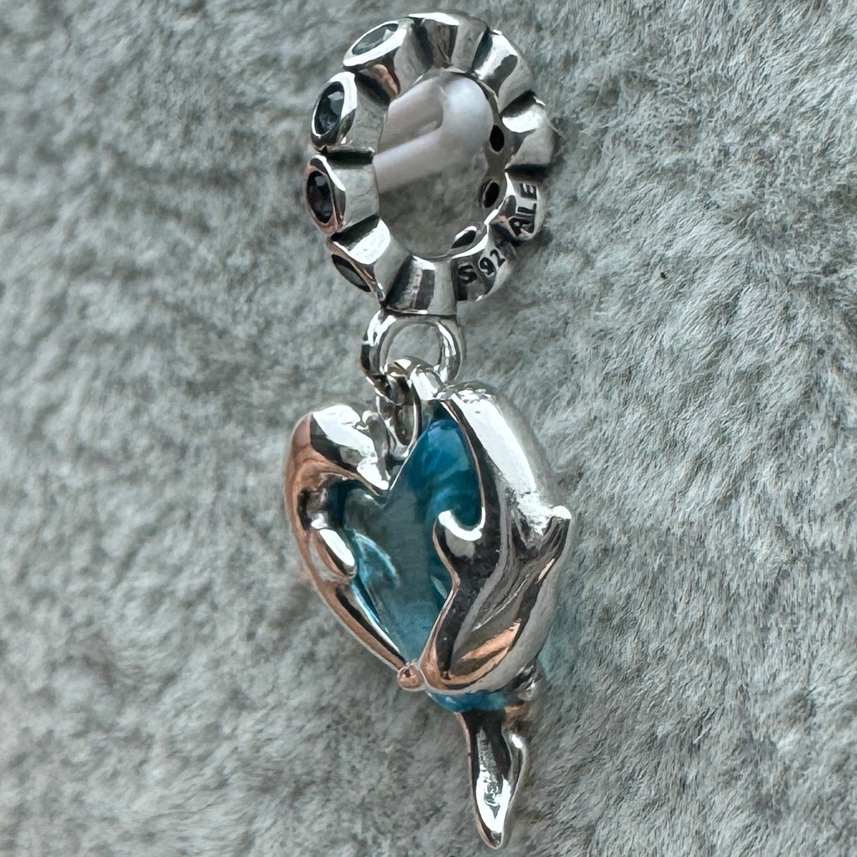 Charm Colgante Delfines De Cristal De Murano Azul Pandora Vista Lateral