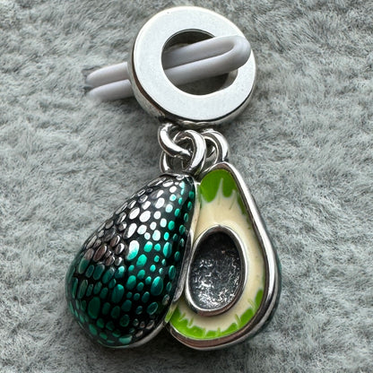 Charm Colgante Doble Aguacate Pandora Vista Del Costado