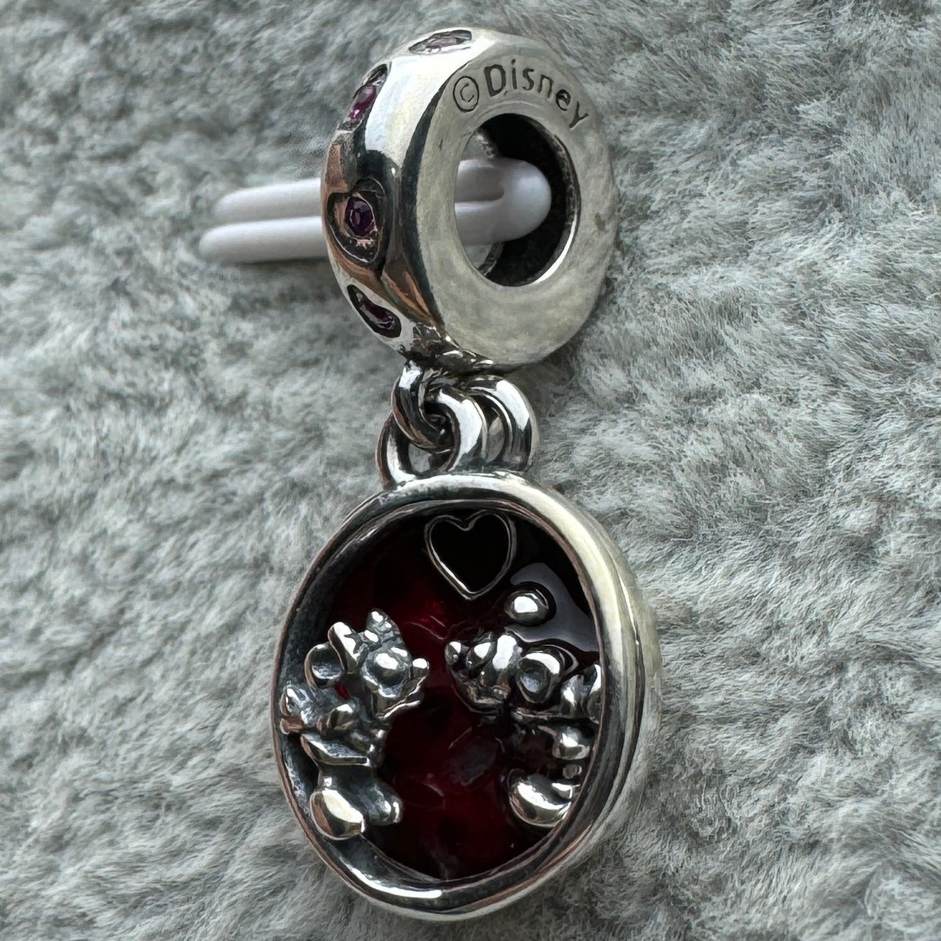 Charm Colgante Doble Amor Y Besos Mickey Y Minnie Disney Pandora Vista Lateral