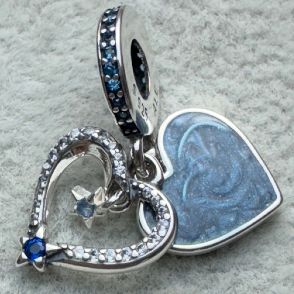 Charm Colgante Doble Corazón Estrella Fugaz Pandora Vista Frontal Abierto