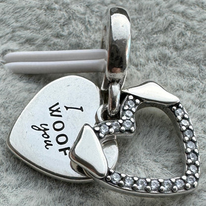 Charm Colgante Doble Corazón Perro I Woof You Pandora Vista Frontal Abierto