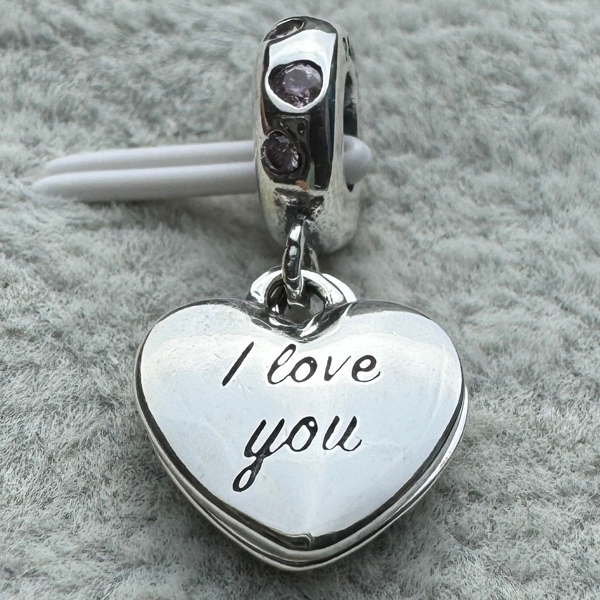 Charm Colgante Doble Corazón Rosa Te Amo Mamá Pandora Vista Desde Atrás