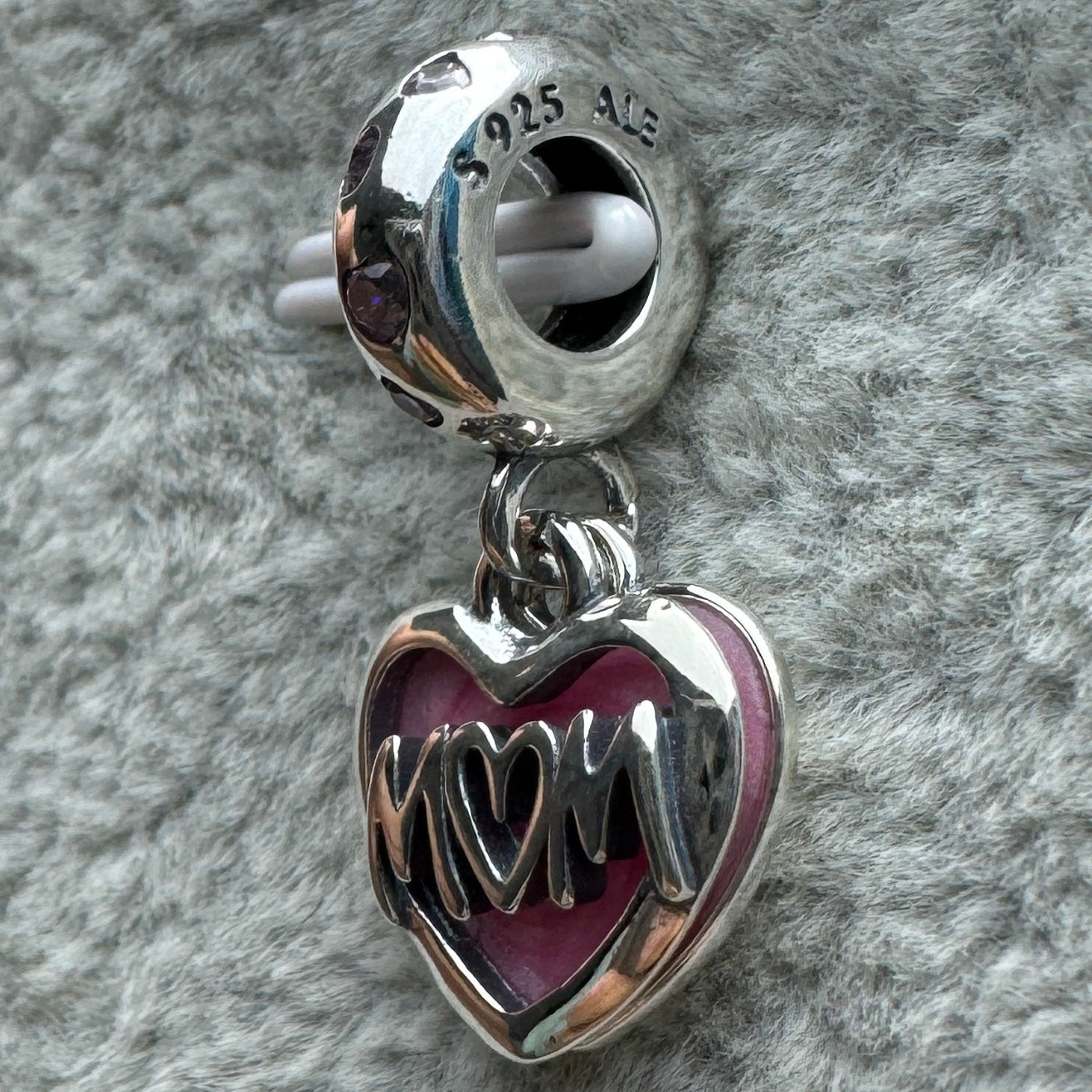 Charm Colgante Doble Corazón Rosa Te Amo Mamá Pandora Vista Lateral