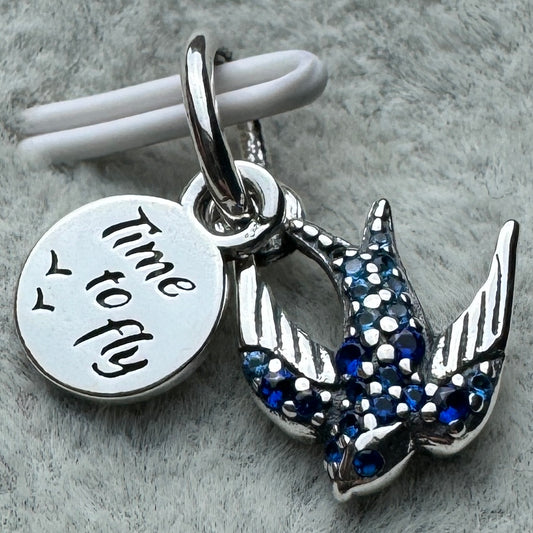 Charm Colgante Doble Golondrina Reluciente Pandora Vista Frontal