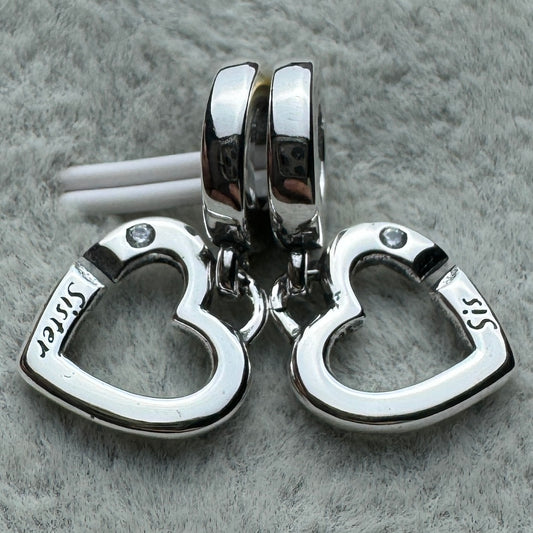 Charm Colgante Doble Hermanas Unidas Corazones Pandora Vista Frontal