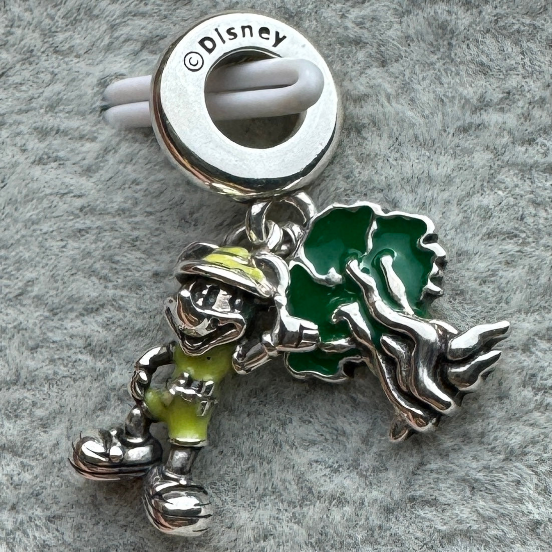 Charm Colgante Doble Mickey Aventurero Disney Animal Kingdom Florida Pandora Vista Lateral