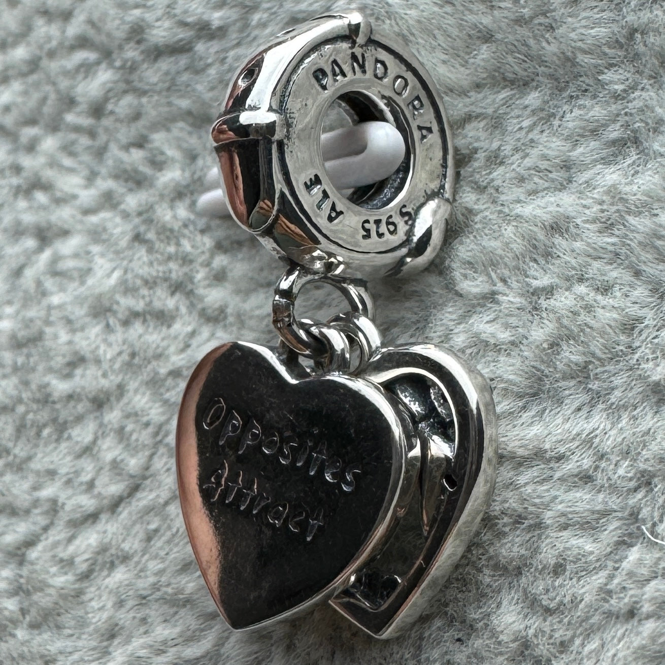 Charm Colgante Doble Perra Dama Y El Vagabundo Disney Pandora Vista Del Costado