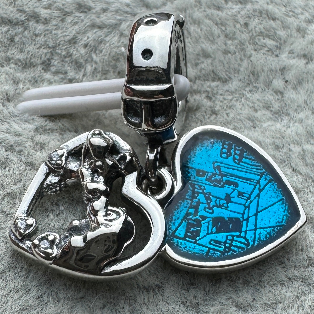 Charm Colgante Doble Perra Dama Y El Vagabundo Disney Pandora Vista Frontal Corazón Abierto