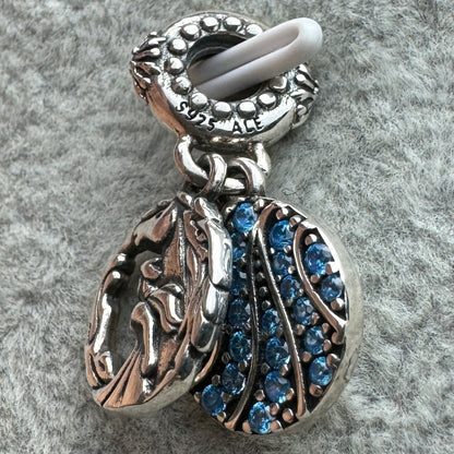 Charm Colgante Doble Princesa Elsa Y Caballo Nokk Frozen Disney Pandora Vista Lateral