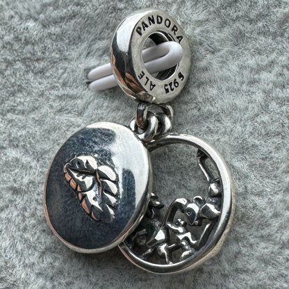 Charm Colgante Doble Simba, Timón Y Pumba Disney Pandora Vista Del Costado