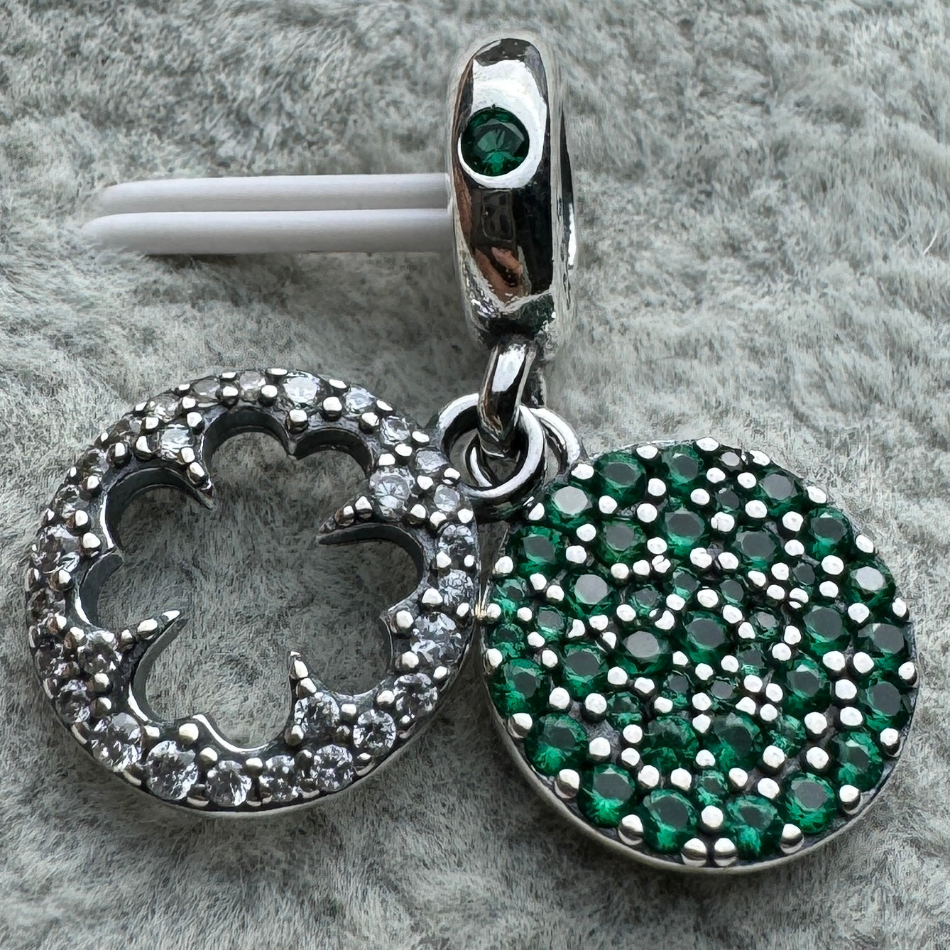 Charm Colgante Doble Trébol Brillante Pandora Vista Frontal Abierto
