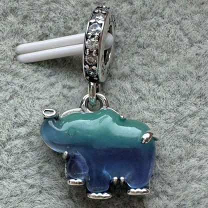 Charm Colgante Elefante De Cristal De Murano Azul Pandora Vista Frontal