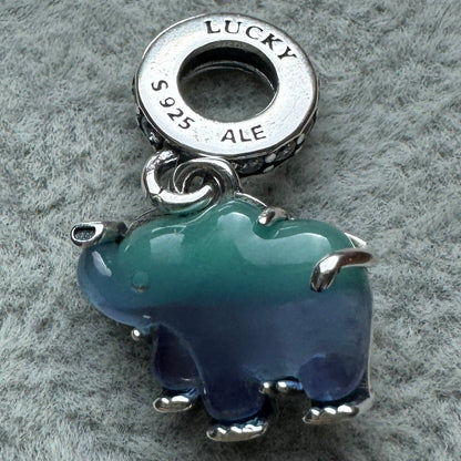 Charm Colgante Elefante De Cristal De Murano Azul Pandora Vista Lateral