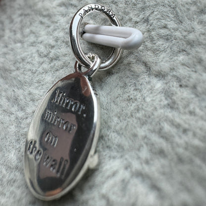 Charm Colgante Espejo Princesa Blanca Nieves Disney Que Cambia De Color Pandora Vista Lateral