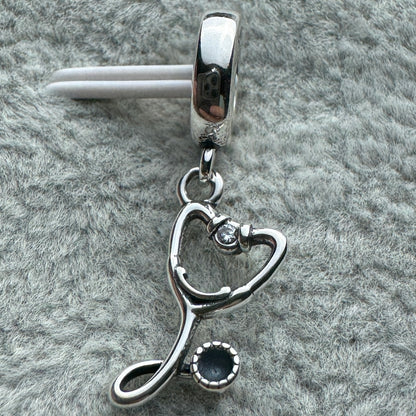 Charm Colgante Estetoscopio Pandora Vista Frontal