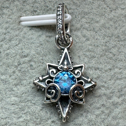 Charm Colgante Estrella Y Carruaje Azul Princesa Cenicienta Disney Vista Frontal