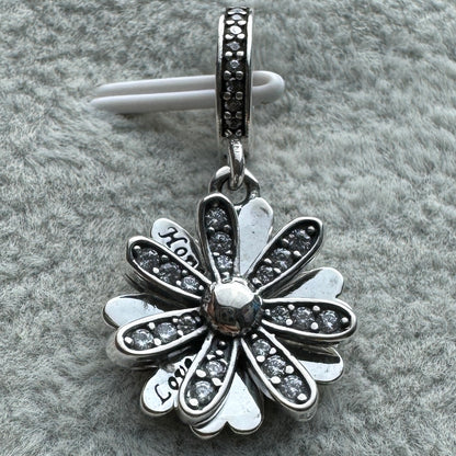 Charm Colgante Flor Brillante Giratoria Pandora Vista Frontal