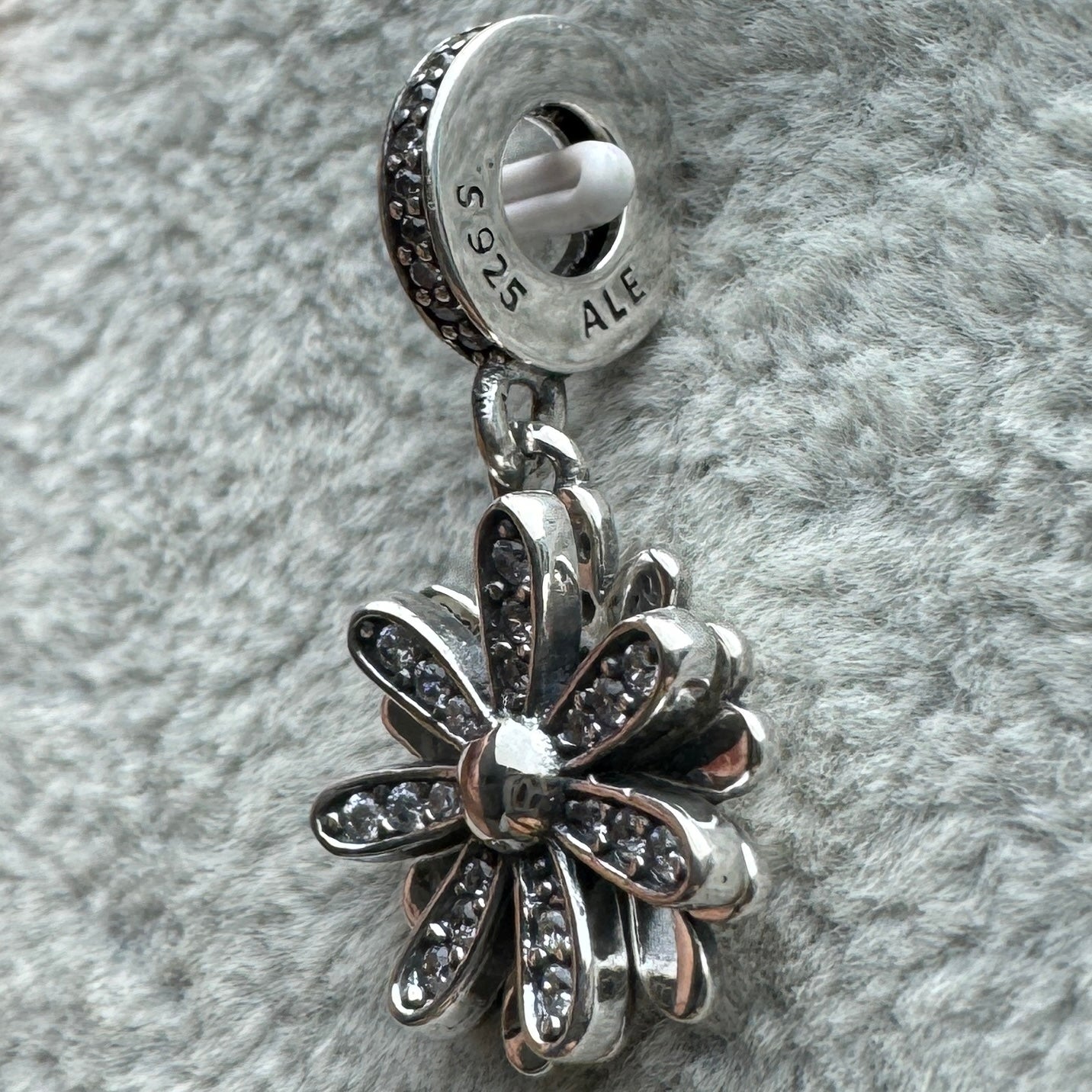 Charm Colgante Flor Brillante Giratoria Pandora Vista Lateral