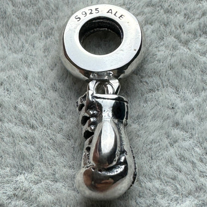 Charm Colgante Guante De Box Pandora Vista Del Costado