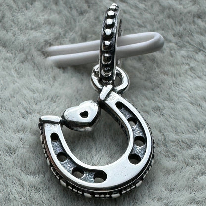 Charm Colgante Herradura De La Buena Suerte Pandora Vista Desde Atrás