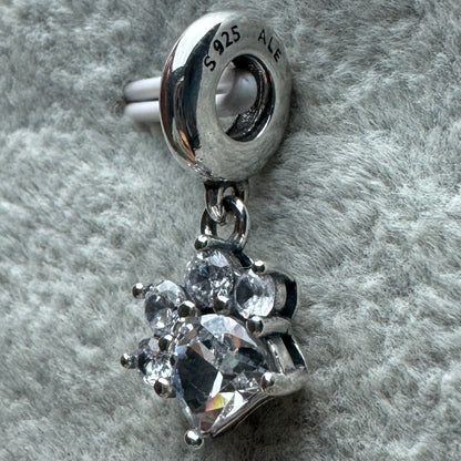 Charm Colgante Huella De Perro Brillante Pandora Vista Lateral