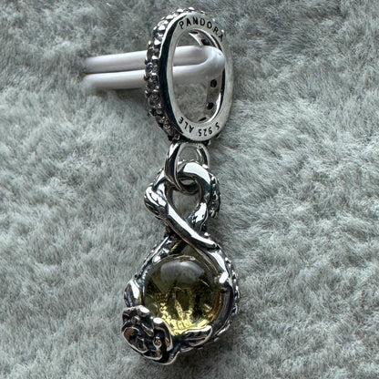 Charm Colgante Infinito Y Rosa Princesa Bella Y Bestia Disney Pandora Vista Lateral