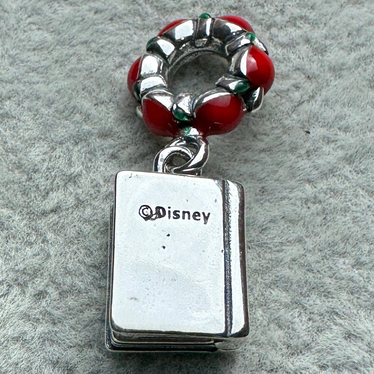 Charm Colgante Libro Princesa Blanca Nieves Que Se Puede Abrir Disney Pandora Vista Lateral