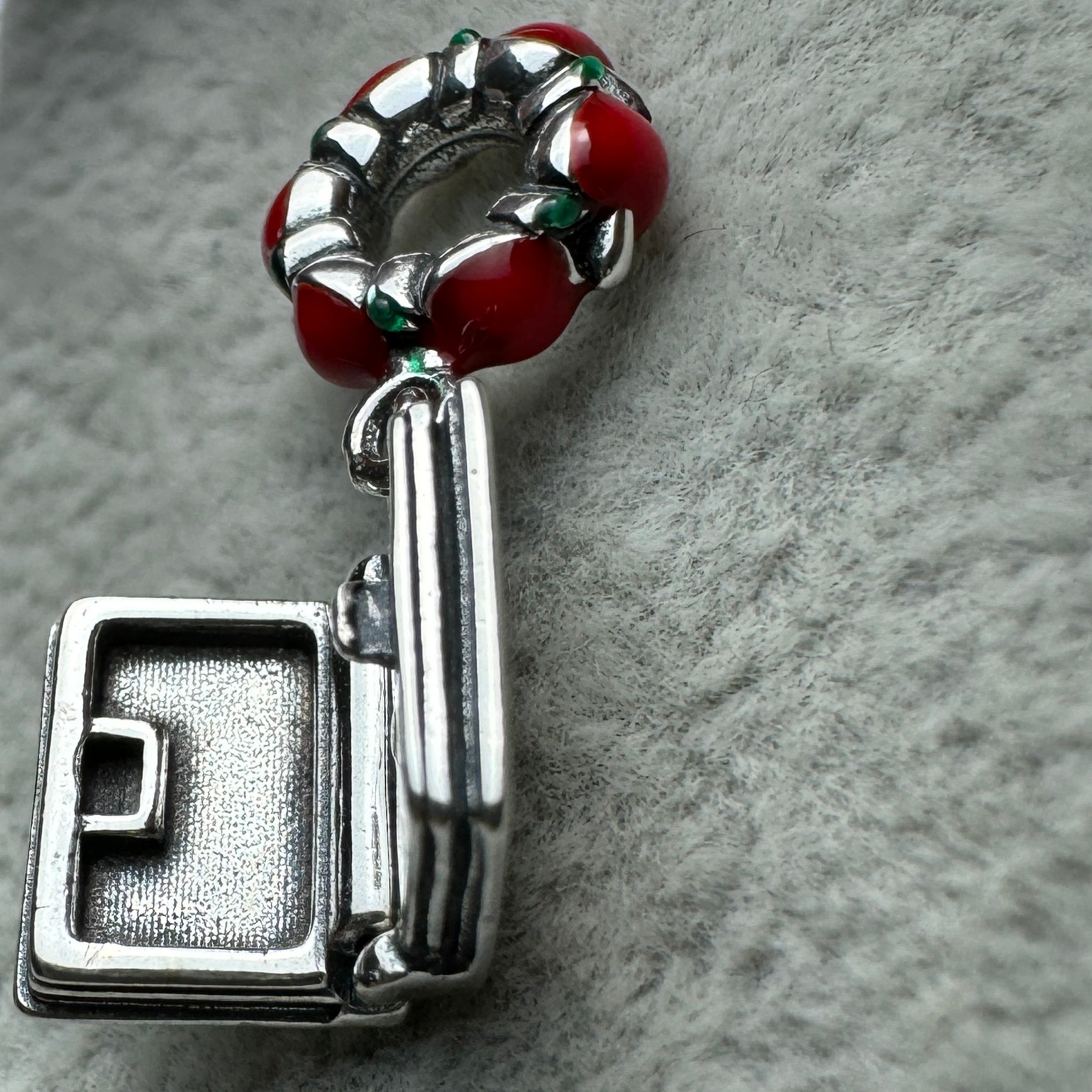 Charm Colgante Libro Princesa Blanca Nieves Que Se Puede Abrir Disney Pandora Vista Libro Abierto