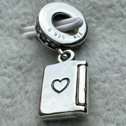Charm Colgante Libro Que Se Abre Feliz Cumpleaños Pandora Vista Lateral