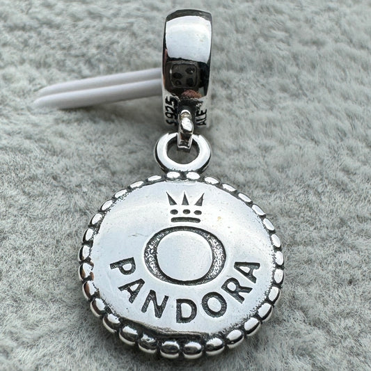 Charm Colgante Logotipo Pandora Vista Frontal