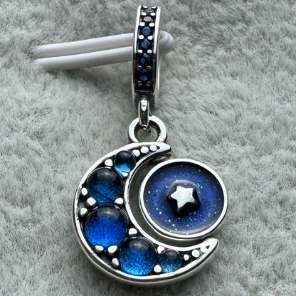 Charm Colgante Luna Y Estrella Azul Giratoria Brillante Pandora Vista Frontal
