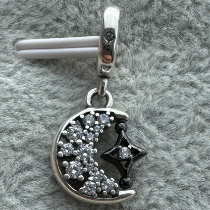 Charm Colgante Luna Y Estrella Giratoria Brillante Pandora Vista Frontal