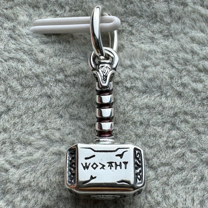 Charm Colgante Martillo De Thor Marvel Pandora Vista Desde Atrás