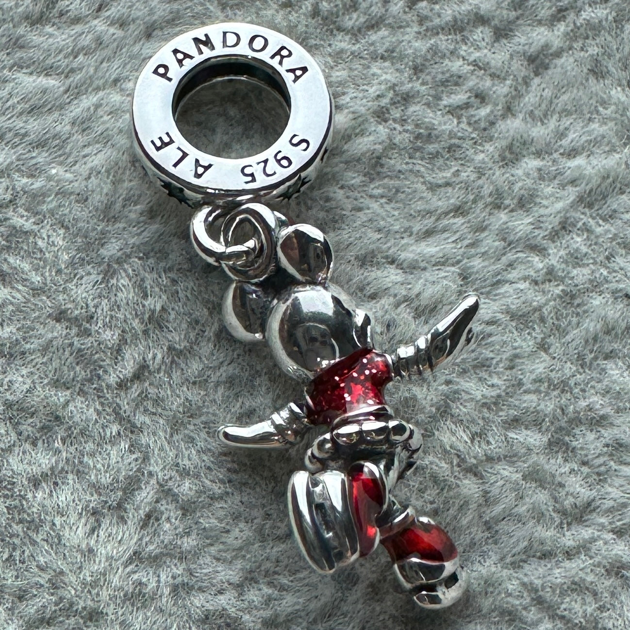 Charm Colgante Minnie Patinando Sobre Hielo Disney Pandora Vista Lateral