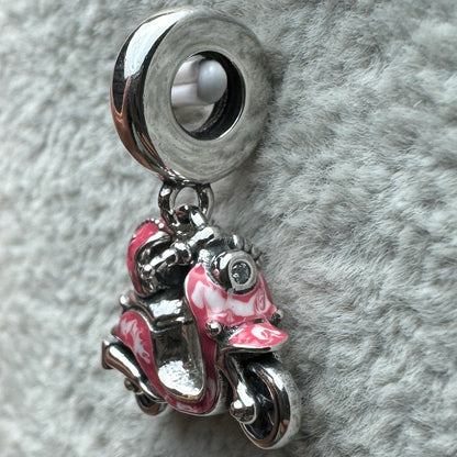 Charm Colgante Moto Rosa Pandora Vista Del Costado