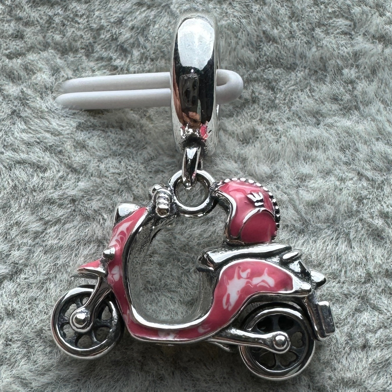 Charm Colgante Moto Rosa Pandora Vista Frontal