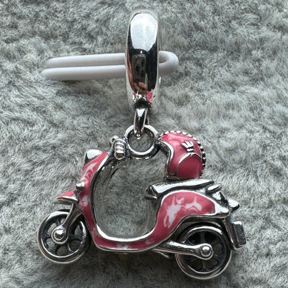 Charm Colgante Moto Rosa Pandora Vista Frontal