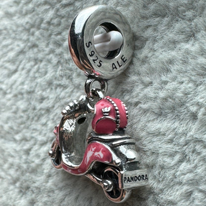 Charm Colgante Moto Rosa Pandora Vista Lateral