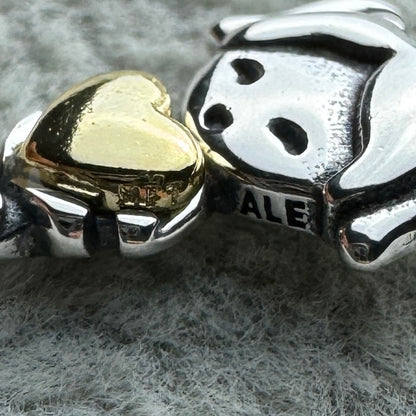 Charm Colgante Niña Feliz Pandora Vista Del Costado