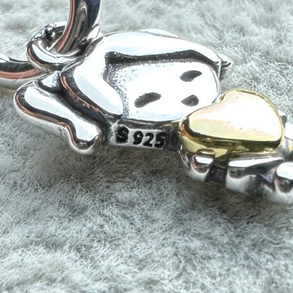 Charm Colgante Niña Feliz Pandora Vista Lateral