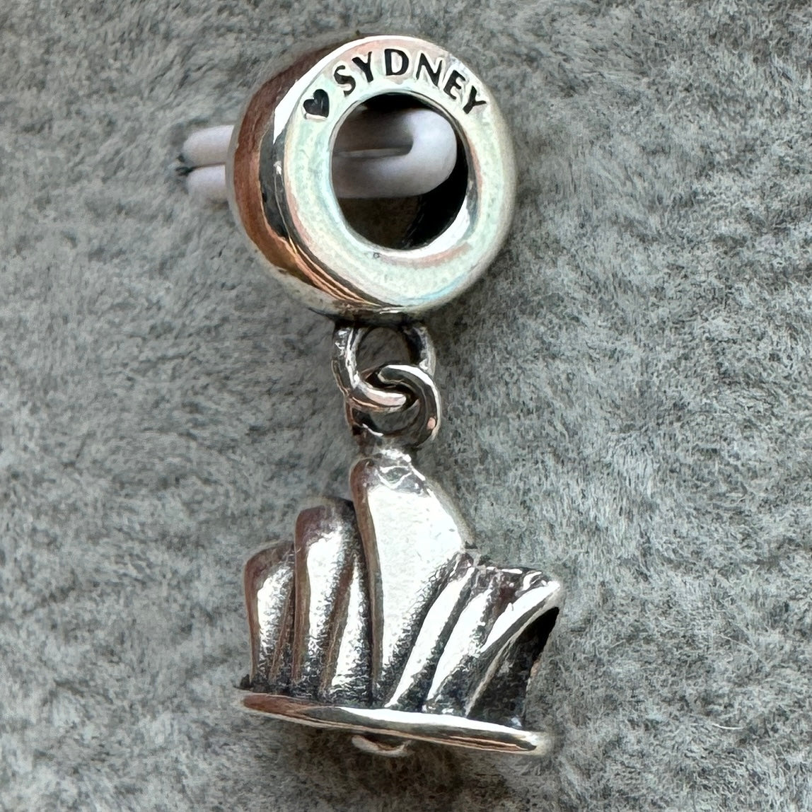 Charm Colgante Ópera De Sídney Australia Pandora Vista Del Costado