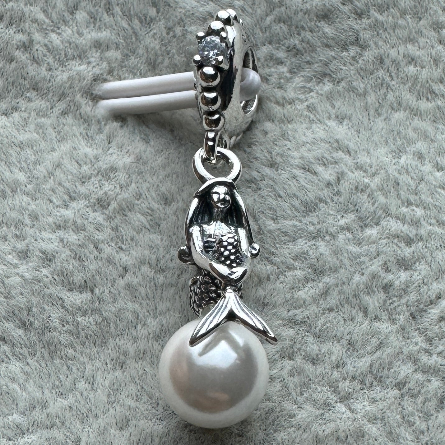 Charm Colgante Princesa Ariel Sobre Perla Sirenita Disney Pandora Vista Frontal