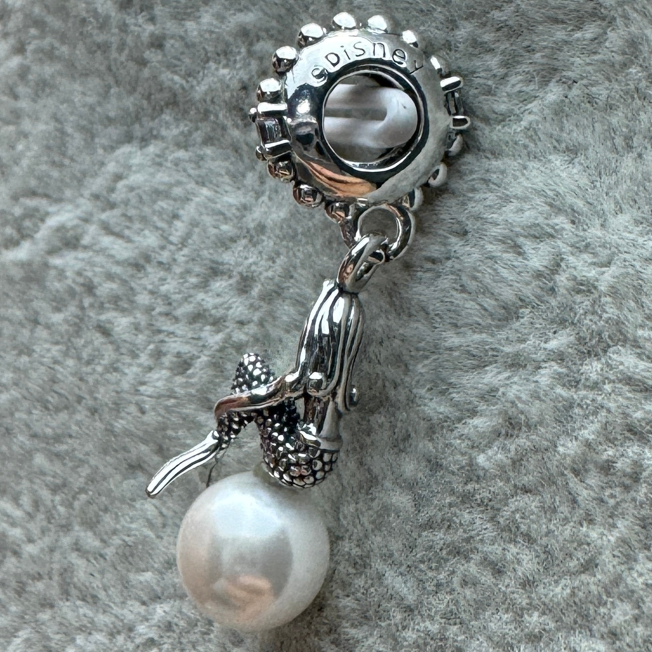 Charm Colgante Princesa Ariel Sobre Perla Sirenita Disney Pandora Vista Lateral