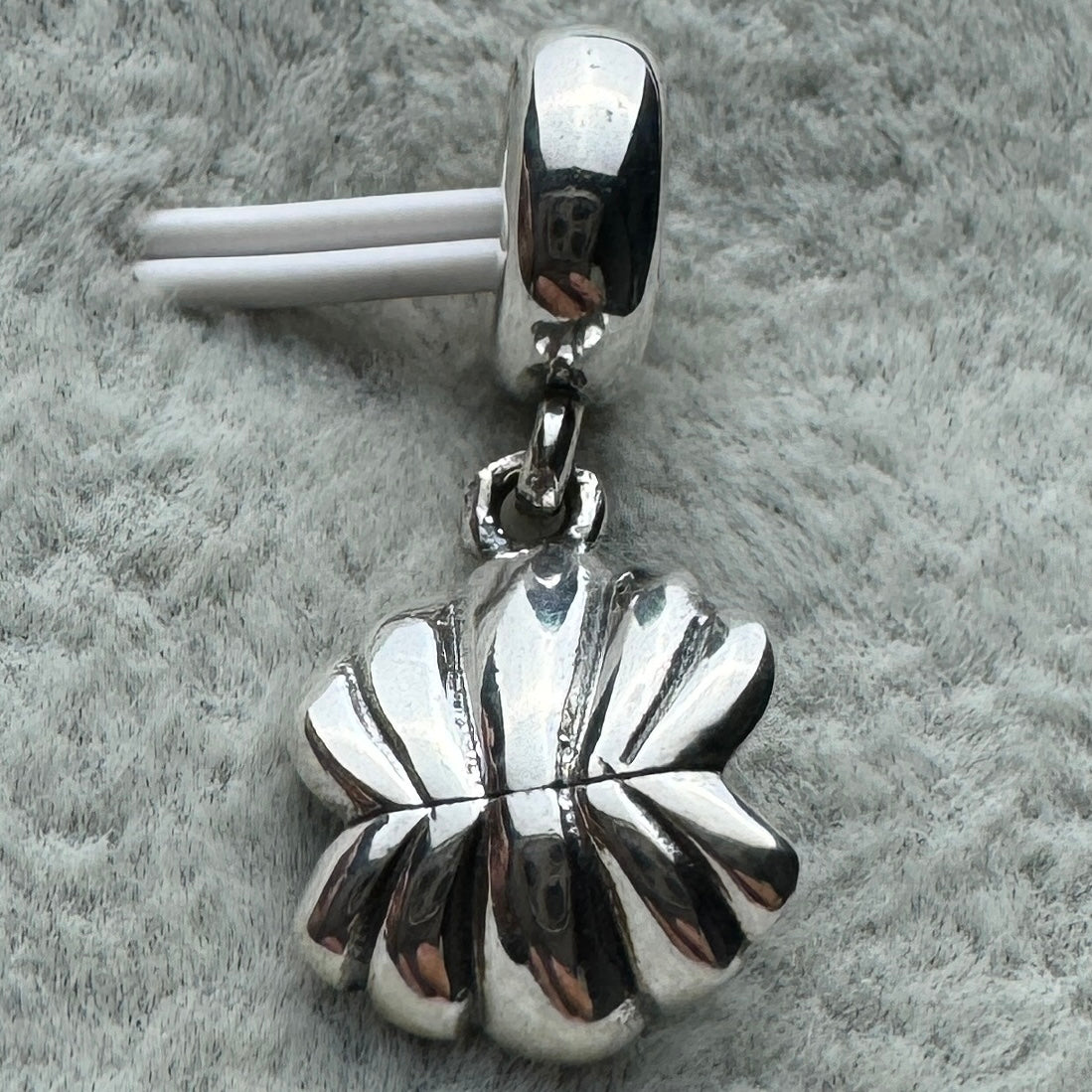 Charm Colgante Princesa Ariel Y Concha Sirenita Disney Pandora Vista Desde Atrás