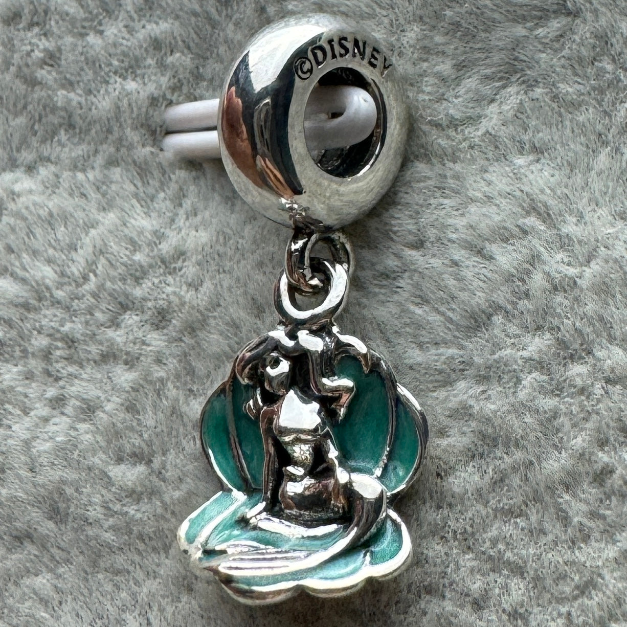 Charm Colgante Princesa Ariel Y Concha Sirenita Disney Pandora Vista Lateral