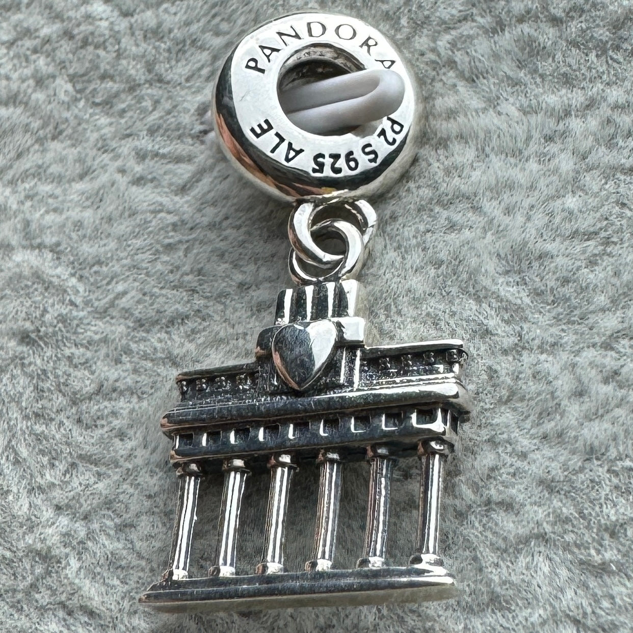Charm Colgante Puerta De Brandeburgo Berlín Alemania Pandora Vista Del Costado