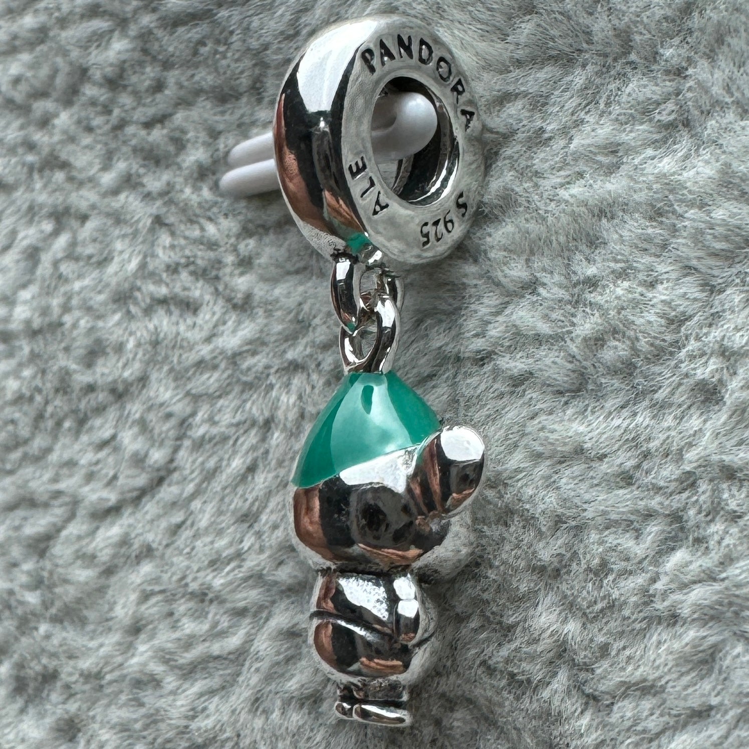 Charm Colgante Ratón Gus Gus Princesa Cenicienta De Disney Pandora Vista Del Costado