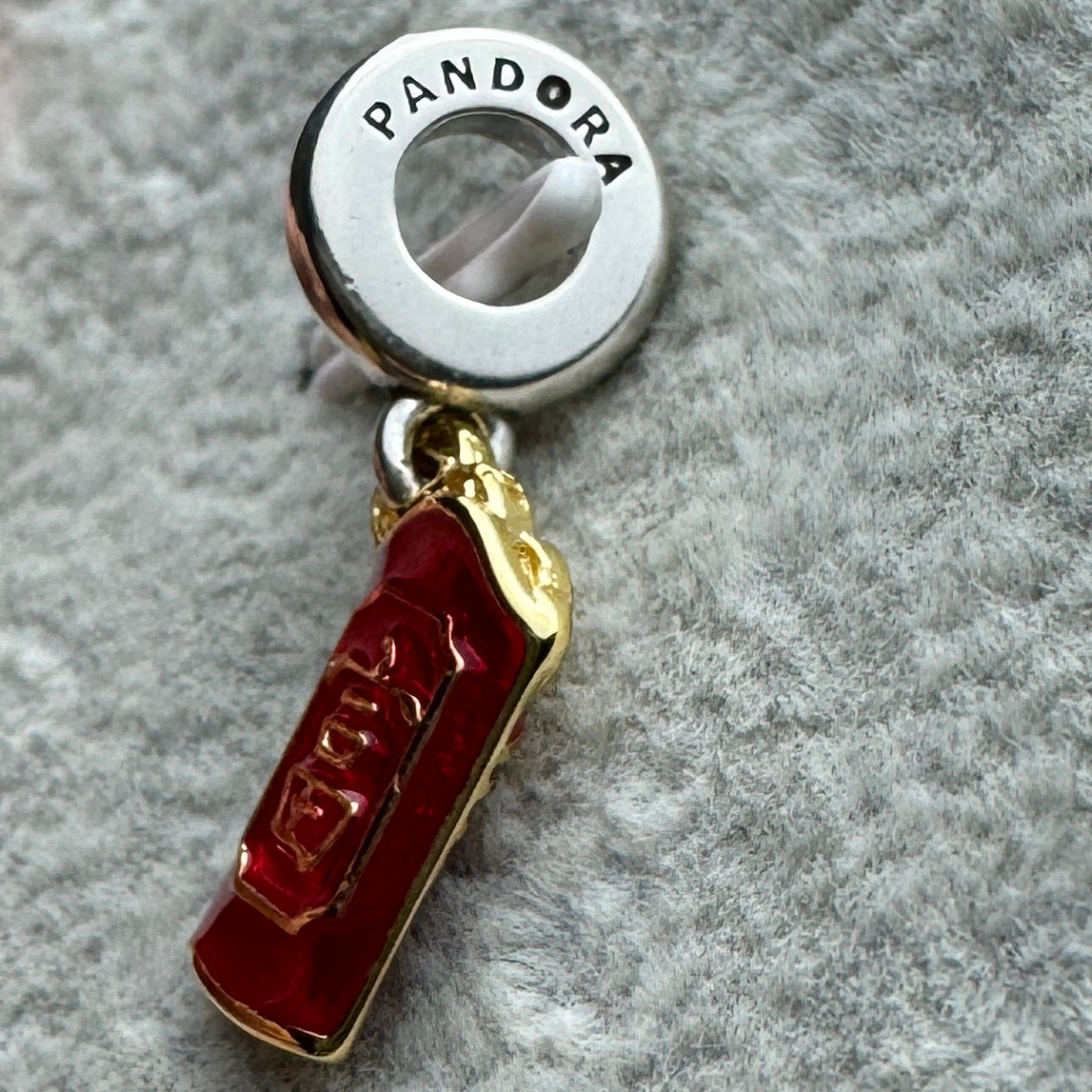 Charm Colgante Sobre De La Suerte Monedas Pandora Vista Del Costado